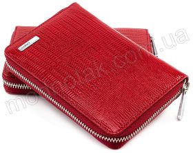 Кожаный лаковый кошелек красного цвета KARYA (1147-074)