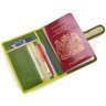 Кожаная обложка для паспорта лаймового цвета с фиксацией на кнопку Visconti Sumba 68798 - 2