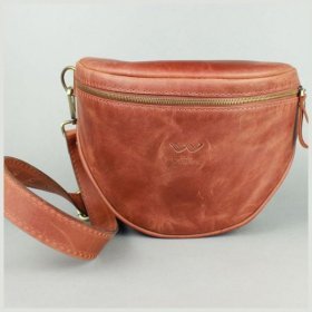 Кожаная сумка-бананка винтажного стиля в светло-коричневом цвете BlankNote Vacation 79098