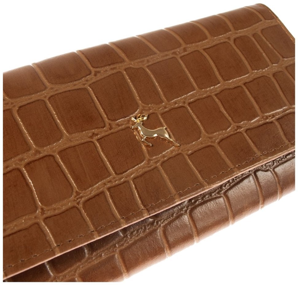 Женский кошелек из натуральной кожи с фактурой под рептилию на кнопке Ashwood C05 94199 коричневого цвета modnotak фото №7