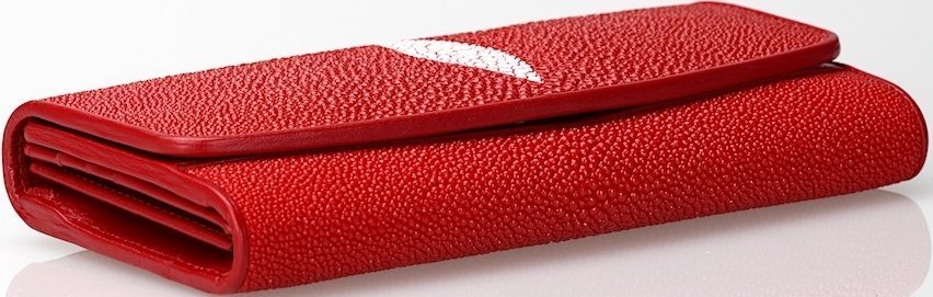 Красный кошелек из натуральной кожи морского ската большого размера STINGRAY LEATHER (024-18030)