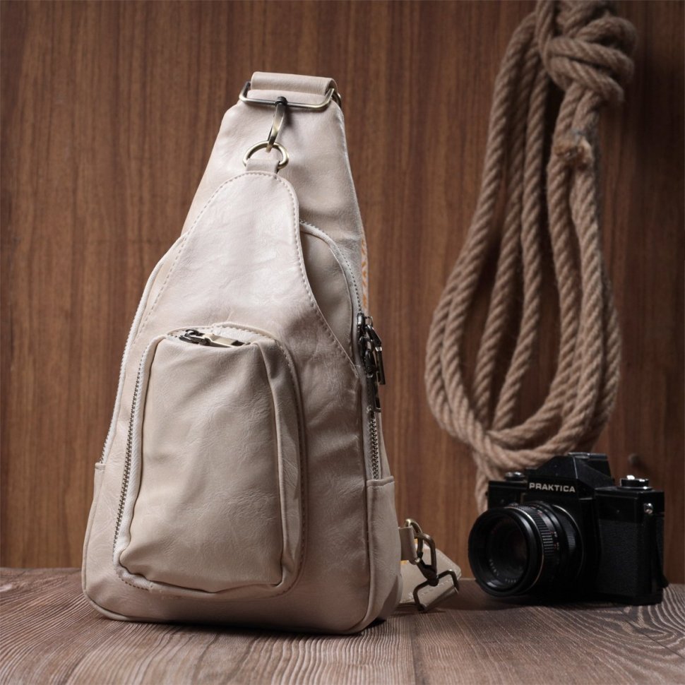 Городская женская сумка-слинг из качественного кожзама с текстильной лямкой Vintage белого цвета 97599 modnotak фото №10