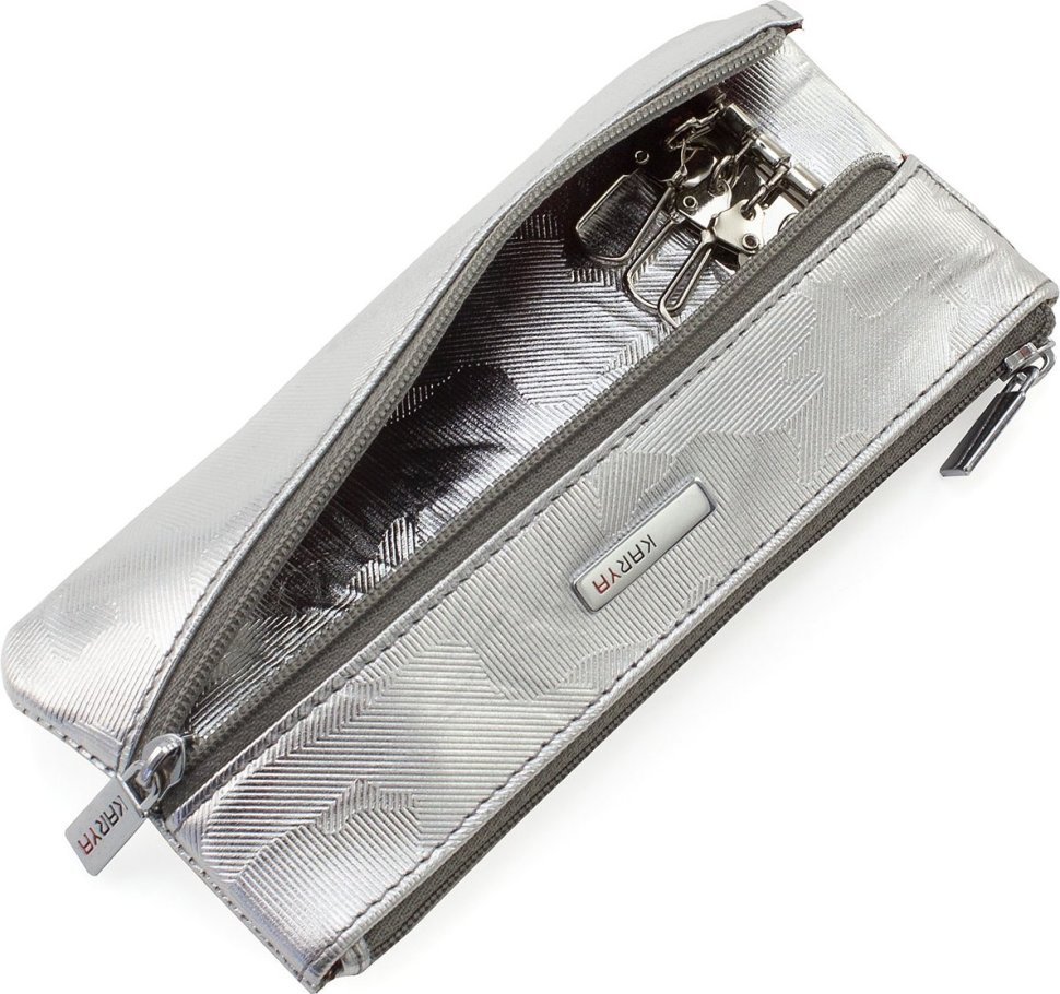Женская кожаная ключница серебристого цвета на молнии KARYA (052-silver)